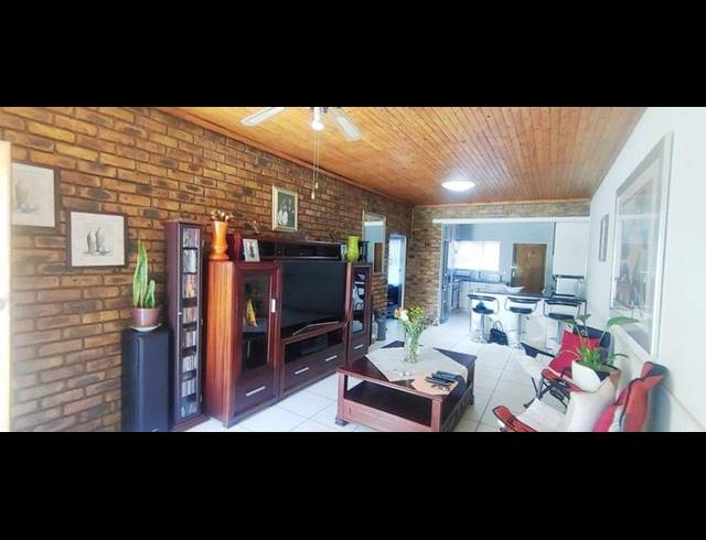 2 BEDROOM APARTMENT FOR SALE IN ALBEMARLE